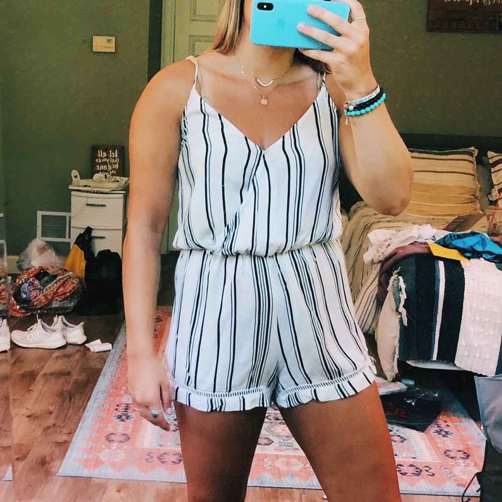 Full Tilt White and Black Striped Romper size XS